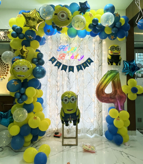 Minion Themed Balloons Decoration